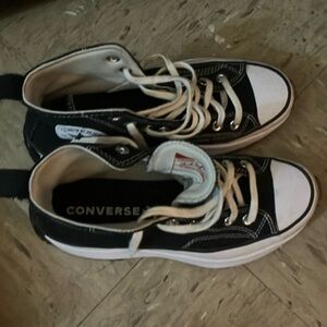 Converse lighly used
